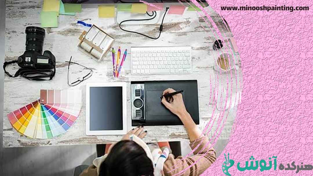 فردی در حال طراحی به صورت دیجیتال